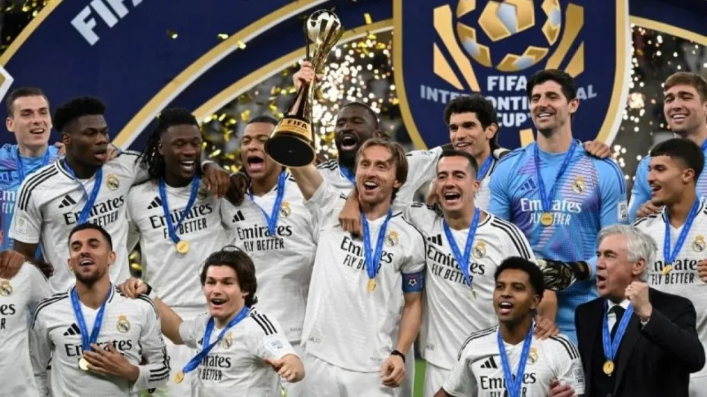 Raih Kampiun Piala Interkontinental, Carlo Ancelotti Sukses Pecahkan Rekor Pelatih Real Madrid