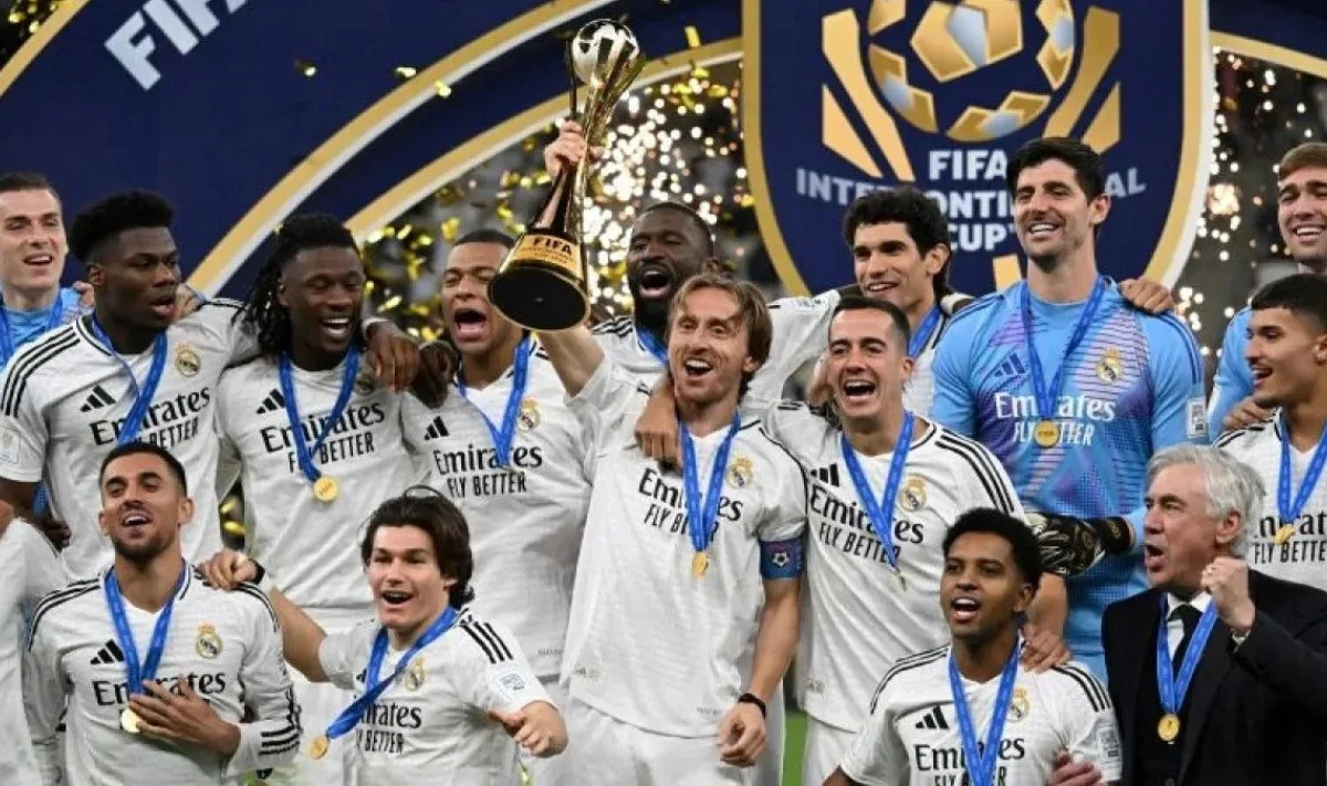 Raih Kampiun Piala Interkontinental, Carlo Ancelotti Sukses Pecahkan Rekor Pelatih Real Madrid