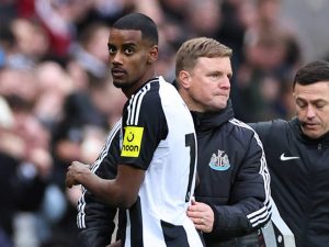 alexander-isak-latihan-di-real-sociedad-eddie-howe-akui-situasinya-rumit